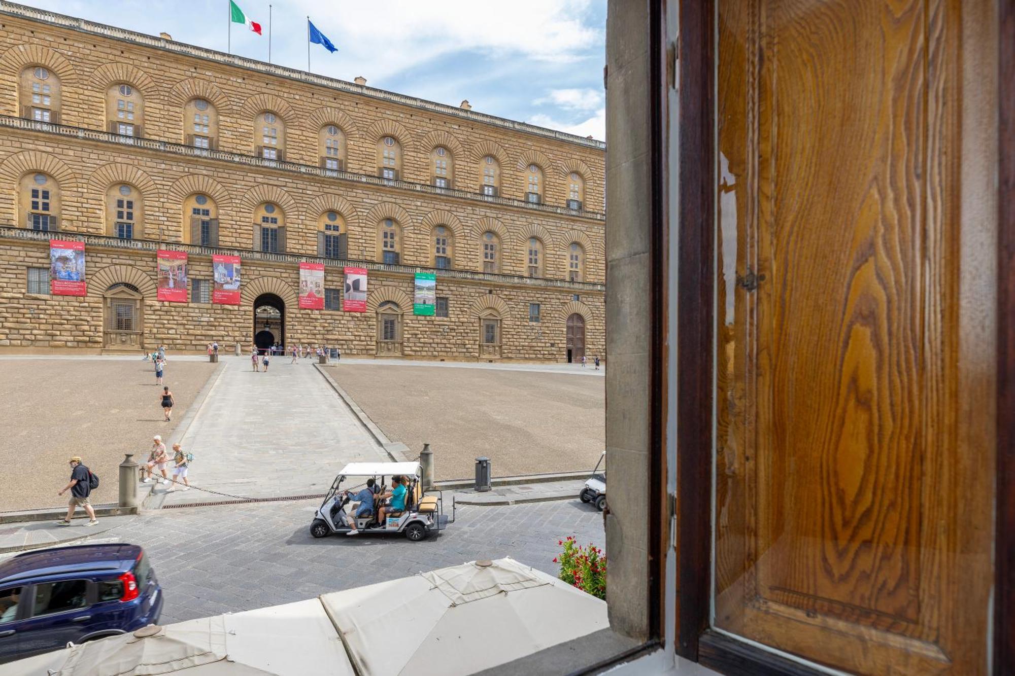 Pitti 13 Residenza D'epoca